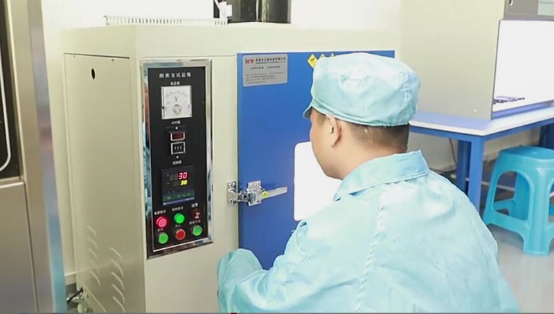 硅膠制品噴有手感油有什么作用？